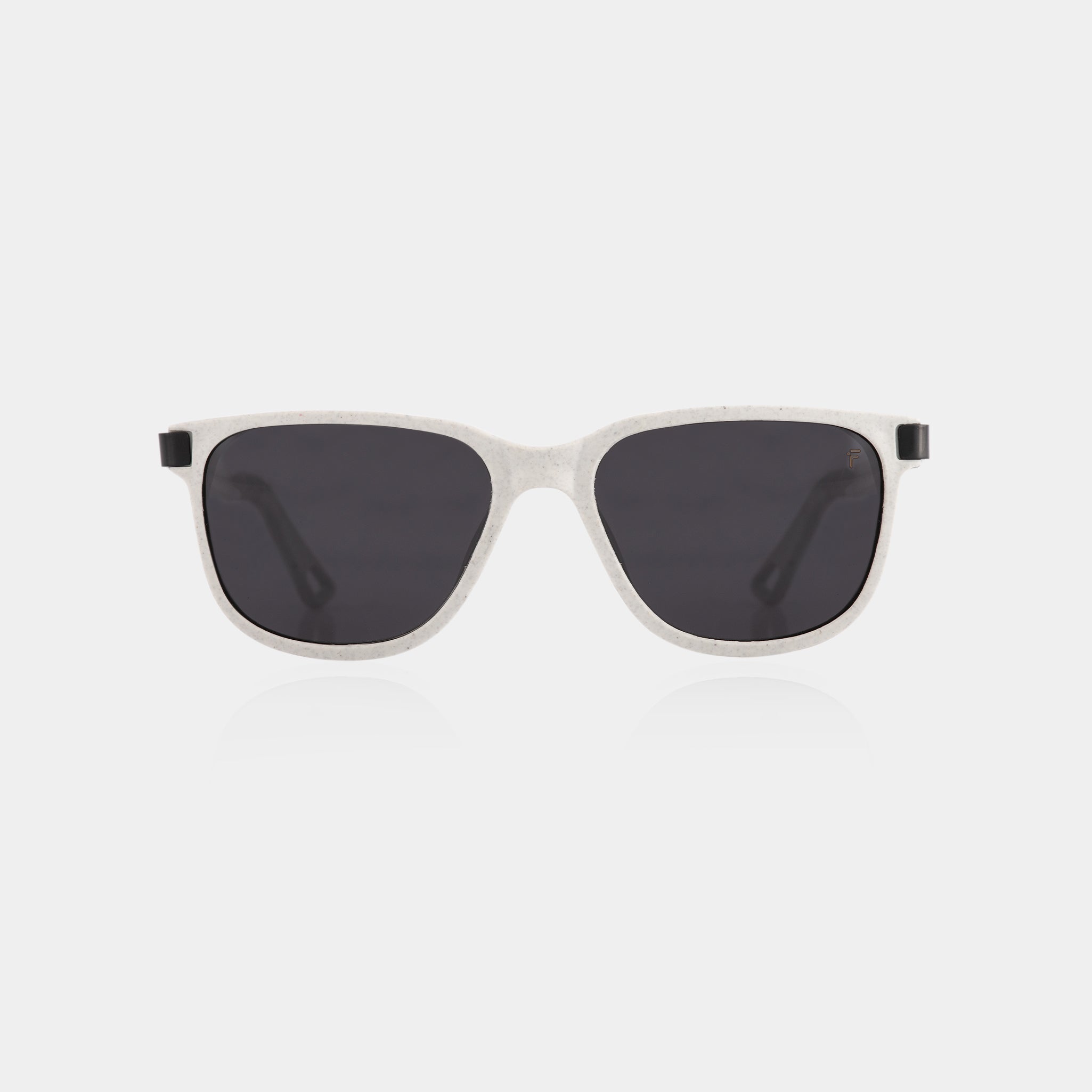 Tetra Pak White Sunglasses – minimalist white design crafted from recycled materials.